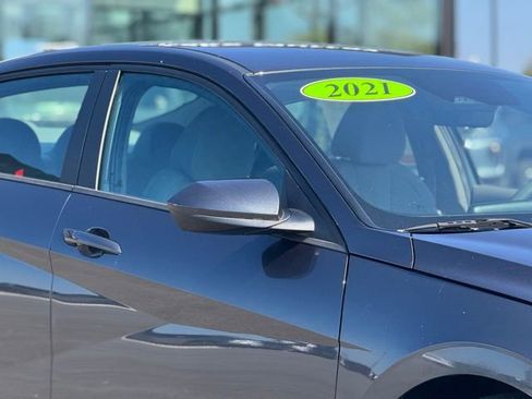 Used 2021 Hyundai Elantra SEL image 4