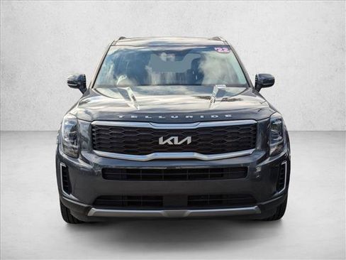 Used 2022 Kia Telluride S image 2