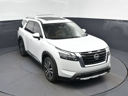 Used 2025 Nissan Pathfinder Platinum