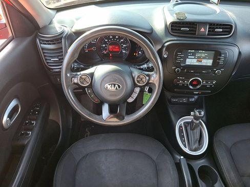 Used 2017 Kia Soul + FWD image 21