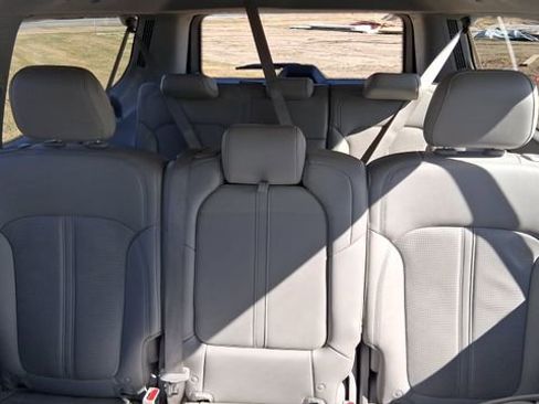 Used 2024 Jeep Wagoneer L Series III w/ Flexible Seating Group image 19