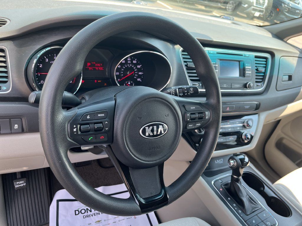 Used 2016 Kia Sedona LX w/ LX Convenience Package FWD image 14