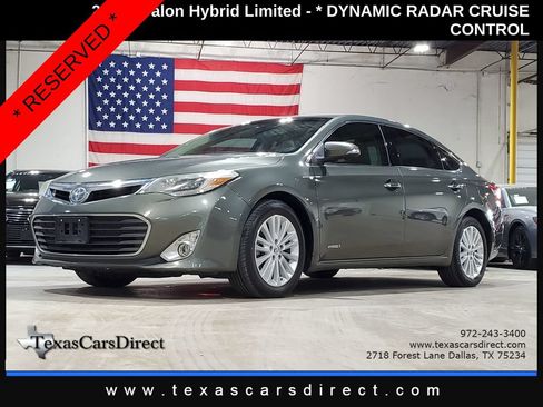 Used 2013 Toyota Avalon Limited w/ Technology Pkg FWD image 1