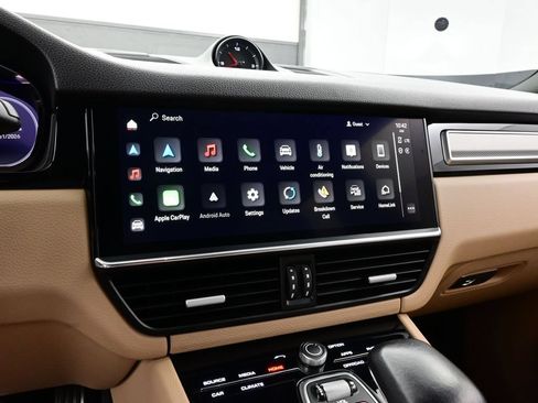 Certified 2023 Porsche Cayenne S Platinum AWD/4WD image 10