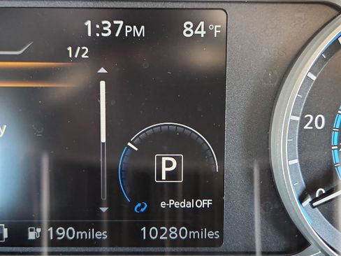 Certified 2024 Nissan Leaf SV Plus image 28