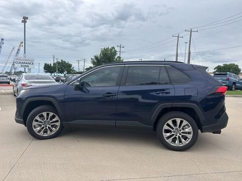 Used 2025 Toyota RAV4 XLE Premium FWD image 5