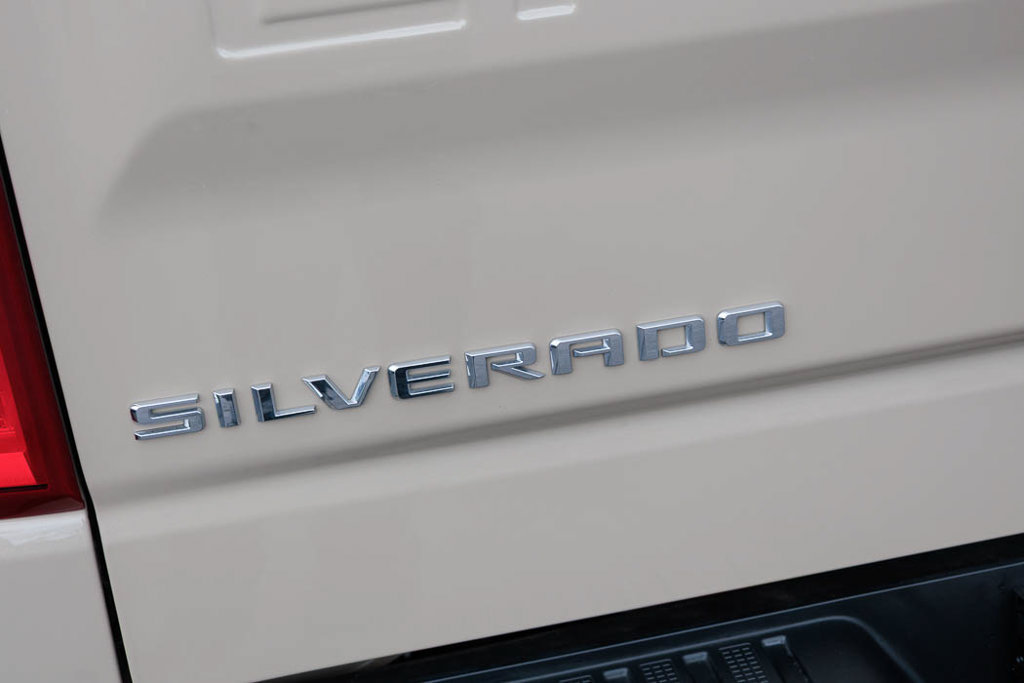 Used 2022 Chevrolet Silverado 1500 ZR2 w/ Technology Package AWD/4WD image 49
