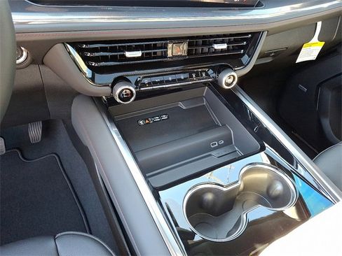 New 2026 Chevrolet Suburban RST w/ RST Capability Package image 8