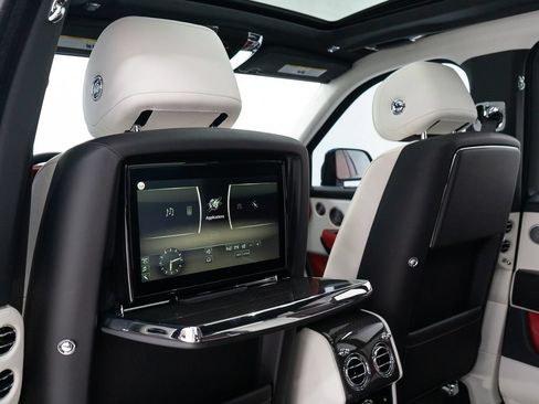 Certified 2023 Rolls-Royce Cullinan Black Badge w/ Driver's Package AWD/4WD image 25