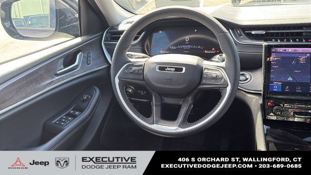 Used 2023 Jeep Grand Cherokee L Limited AWD/4WD image 24
