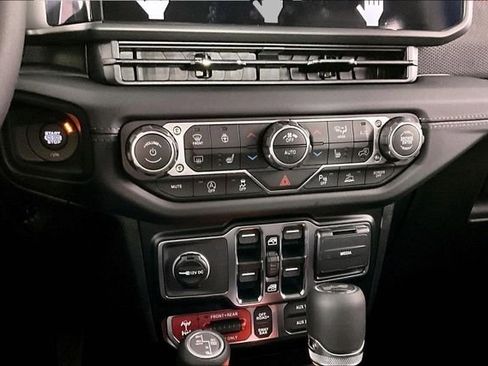 New 2026 Jeep Wrangler Unlimited Rubicon AWD/4WD image 6