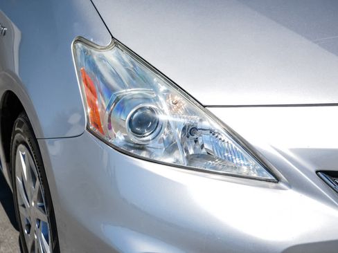 Used 2013 Toyota Prius V Three FWD image 5