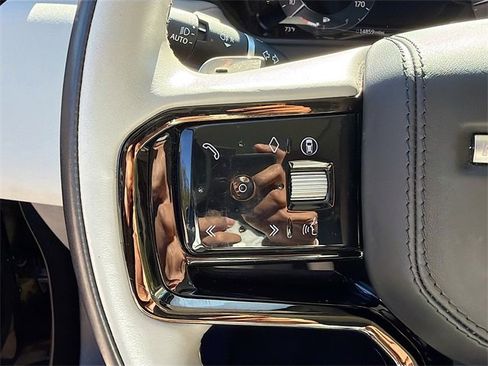 Used 2025 Land Rover Range Rover Velar S image 38