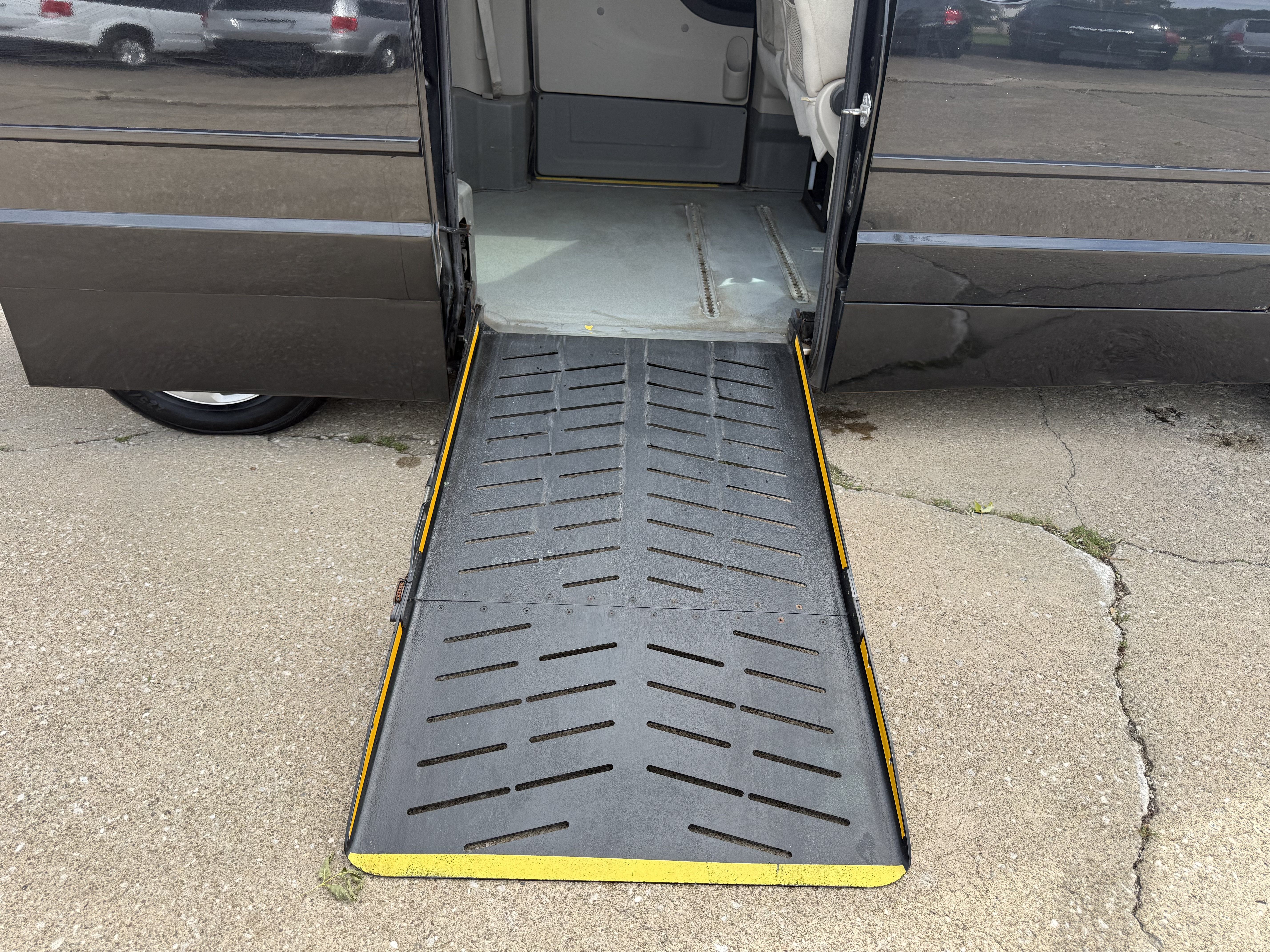 Used 2014 Dodge Grand Caravan SE w/ Quick Order Package 29E SE FWD image 26