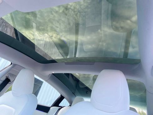 Used 2025 Tesla Model 3 Long Range RWD image 31