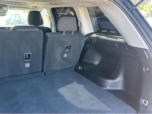 Used 2024 Jeep Grand Cherokee Laredo X w/ Trailer Tow Package image 20