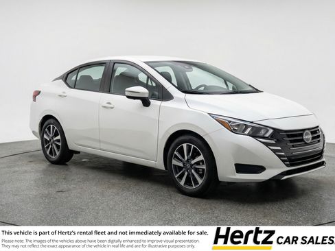Used 2025 Nissan Versa SV image 1