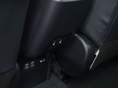 New 2026 Toyota Prius Plug-In Hybrid FWD image 11