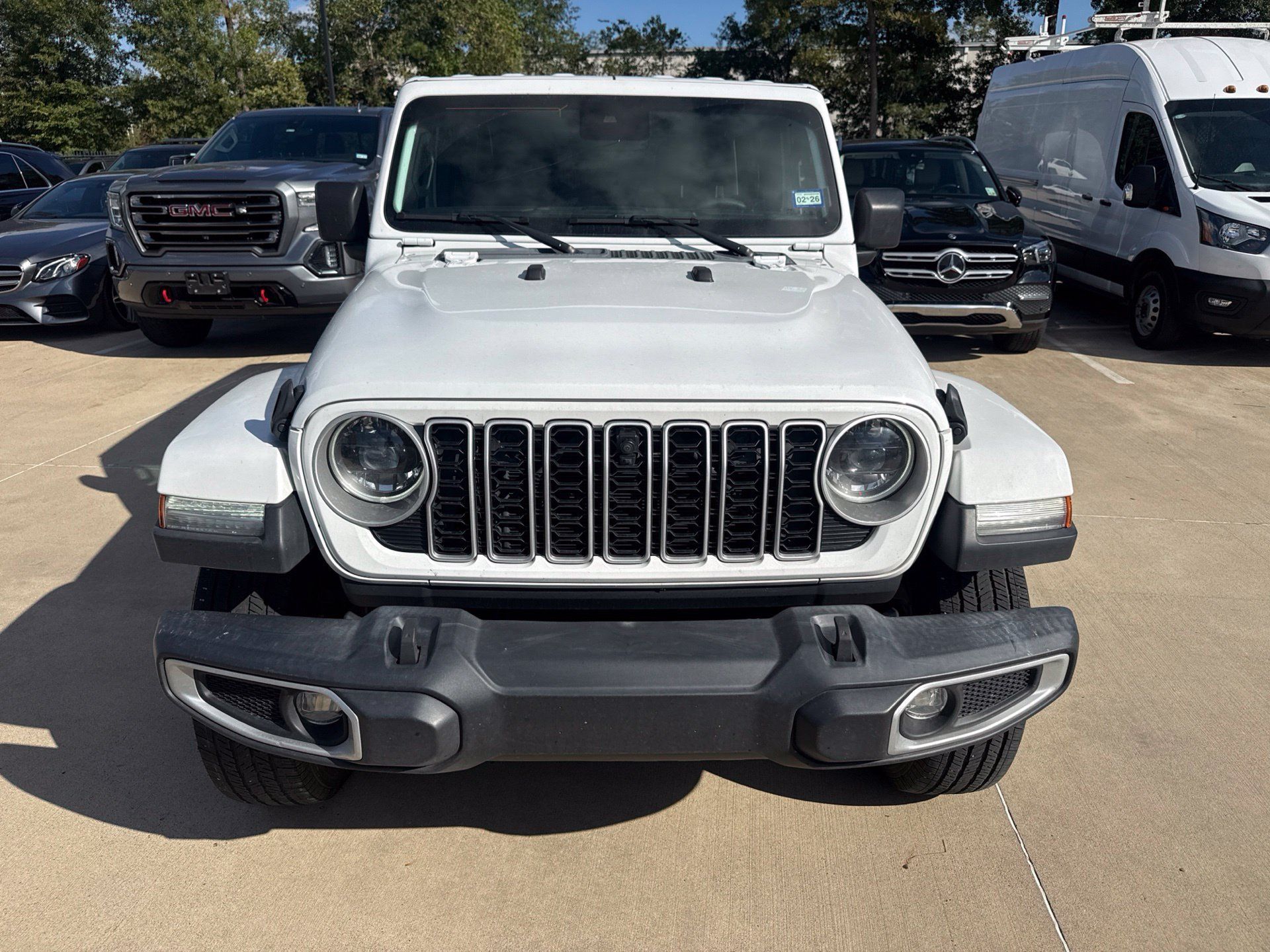 Used 2024 Jeep Wrangler Unlimited Sahara w/ Technology Group AWD/4WD image 2