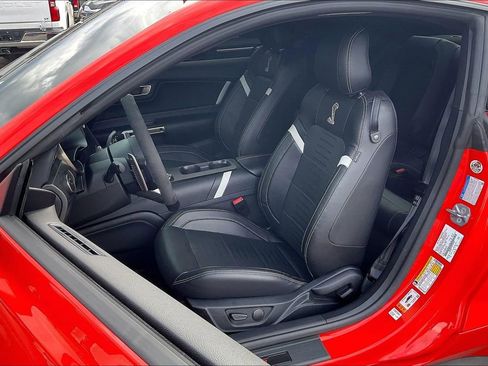 Used 2022 Ford Mustang Shelby GT500 w/ Technology Package image 23