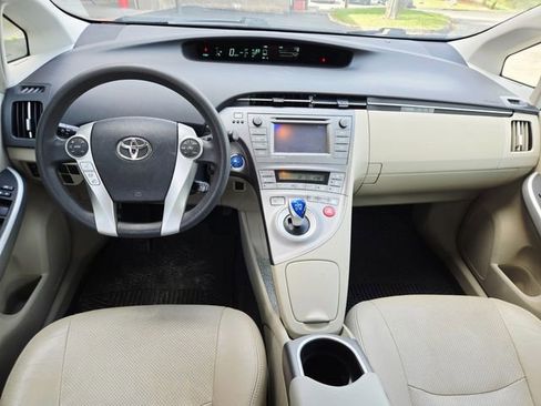 Used 2012 Toyota Prius Three image 11