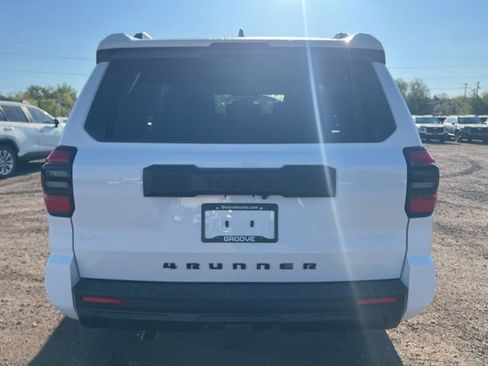 Used 2026 Toyota 4Runner SR5 AWD/4WD image 4