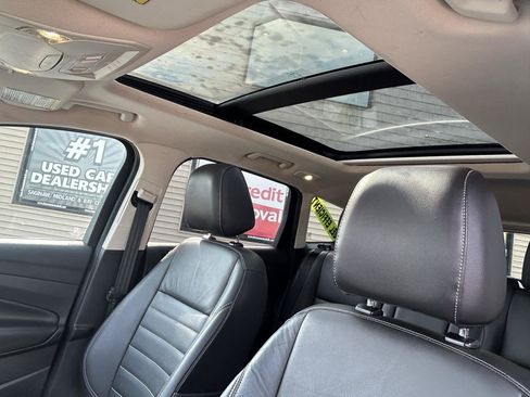 Used 2016 Ford Escape SE w/ SE Leather Comfort Package AWD/4WD image 18