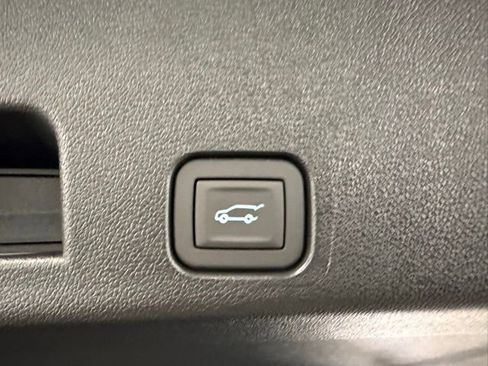 New 2026 Chevrolet Traverse LT image 9