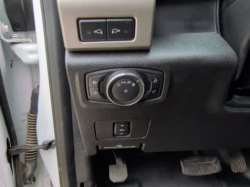 Used 2017 Ford F350 Lariat w/ Chrome Package image 15