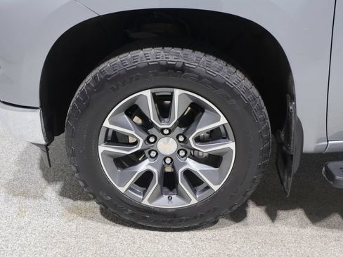 Used 2024 Chevrolet Silverado 1500 LT w/ Z71 Off-Road Package AWD/4WD image 10