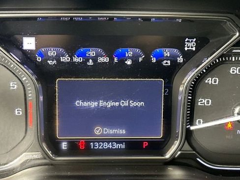 Used 2021 GMC Yukon Denali w/ Denali Premium Package image 18