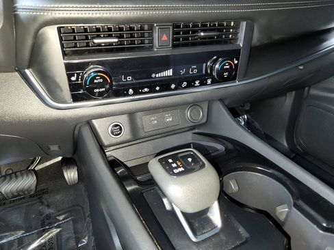 Certified 2023 Nissan Rogue SV w/ SV Premium B Package FWD image 22