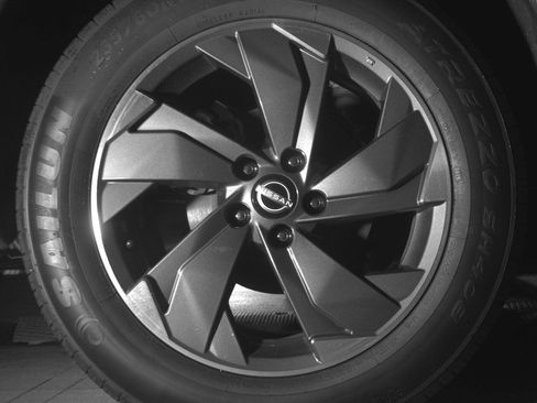 Used 2025 Nissan Rogue SV FWD image 12