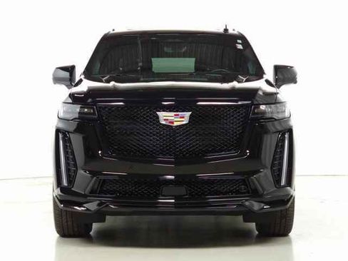 Used 2024 Cadillac Escalade ESV V w/ Heavy-Duty Trailer Package image 13