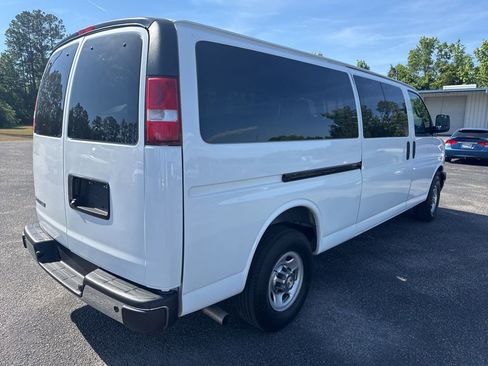 Used 2024 Chevrolet Express 3500 LT w/ LT Preferred Equipment Group image 5