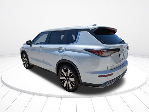 New 2026 Mitsubishi Outlander ES FWD image 6