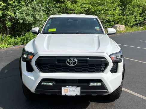 Certified 2025 Toyota Tacoma TRD Off-Road AWD/4WD image 8