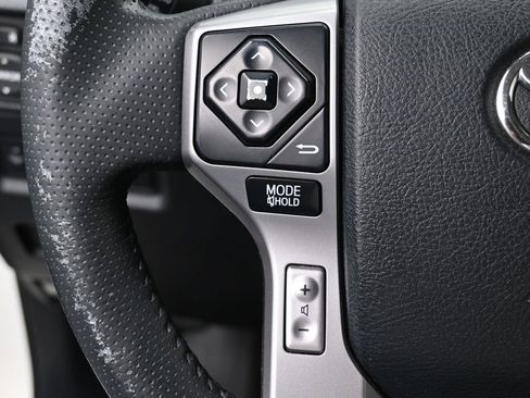 Used 2017 Toyota 4Runner Limited AWD/4WD image 18