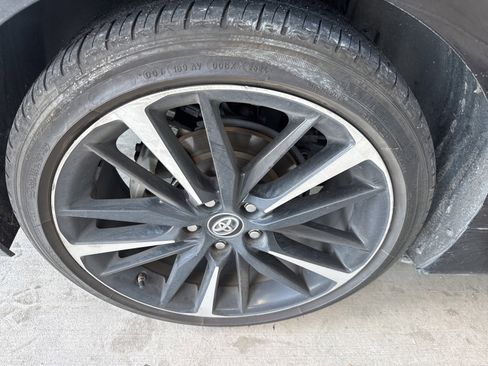 Used 2018 Toyota Camry XSE image 17