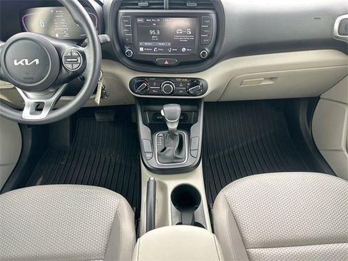Certified 2023 Kia Soul LX image 17
