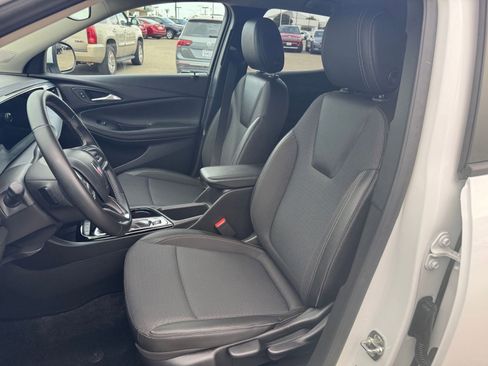 Used 2025 Buick Encore GX Preferred image 36