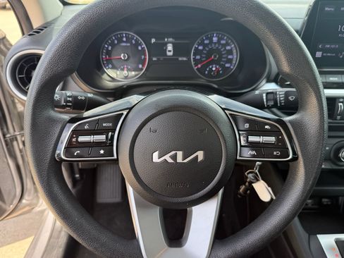 Used 2023 Kia Forte LXS FWD image 15