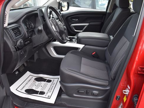 Used 2023 Nissan Titan SV w/ SV Convenience Package image 29