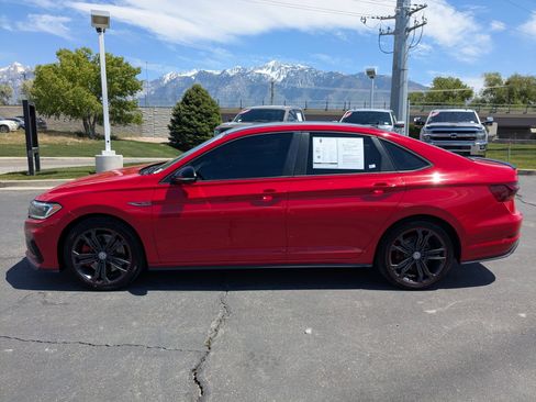 Used 2019 Volkswagen Jetta GLI FWD image 2