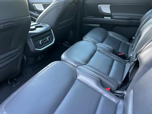 Certified 2025 Ford Expedition Active AWD/4WD image 4