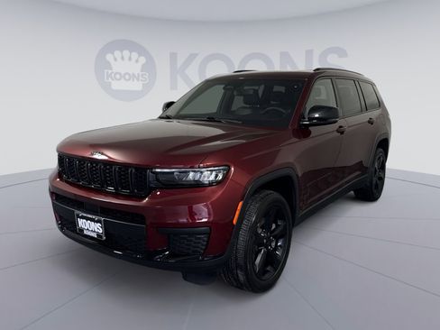 Used 2023 Jeep Grand Cherokee L Laredo image 1