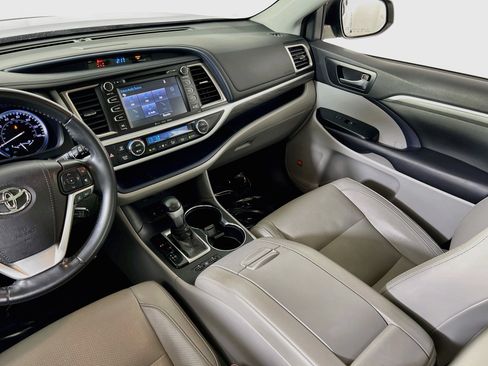 Used 2019 Toyota Highlander Limited AWD/4WD image 23