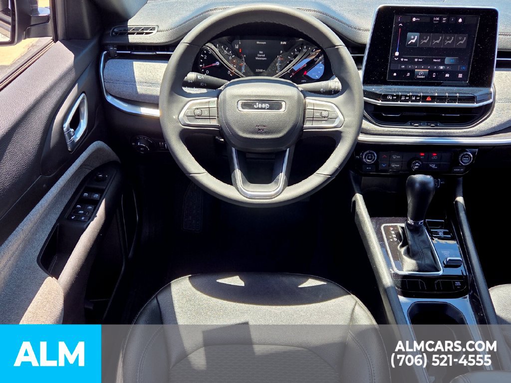 Used 2025 Jeep Compass Latitude AWD/4WD image 8