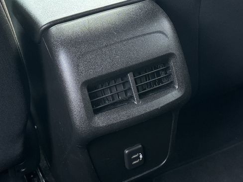 Used 2021 Chevrolet Equinox LT image 14