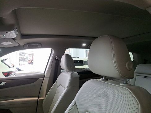 New 2026 Volkswagen Atlas SE image 10